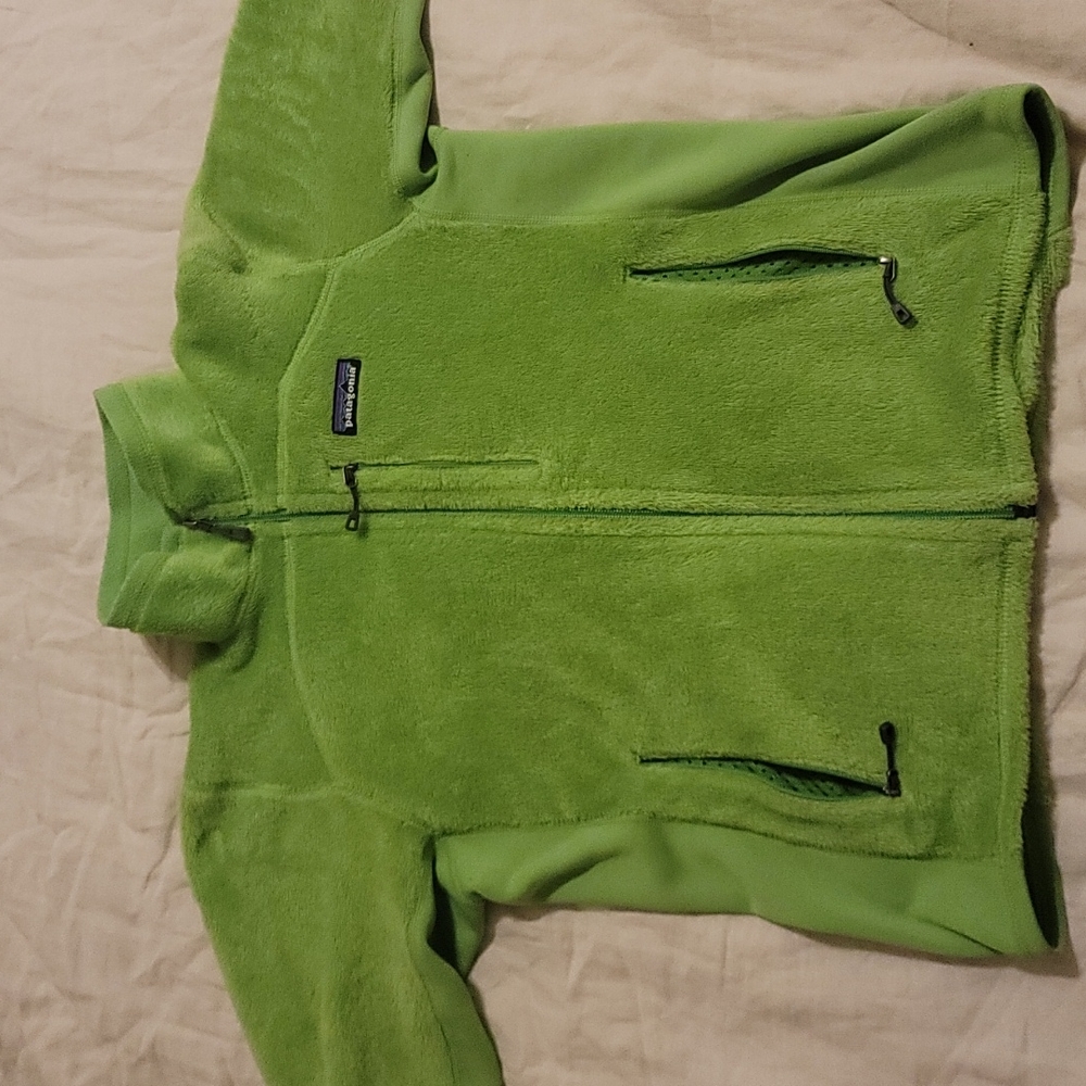 Patagonia - Women's R2 Fleece Jacket - Size S